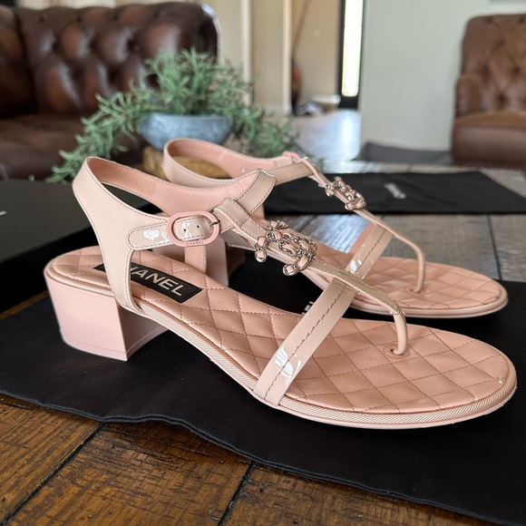 CHANEL Sandals - Picture 7 of 15